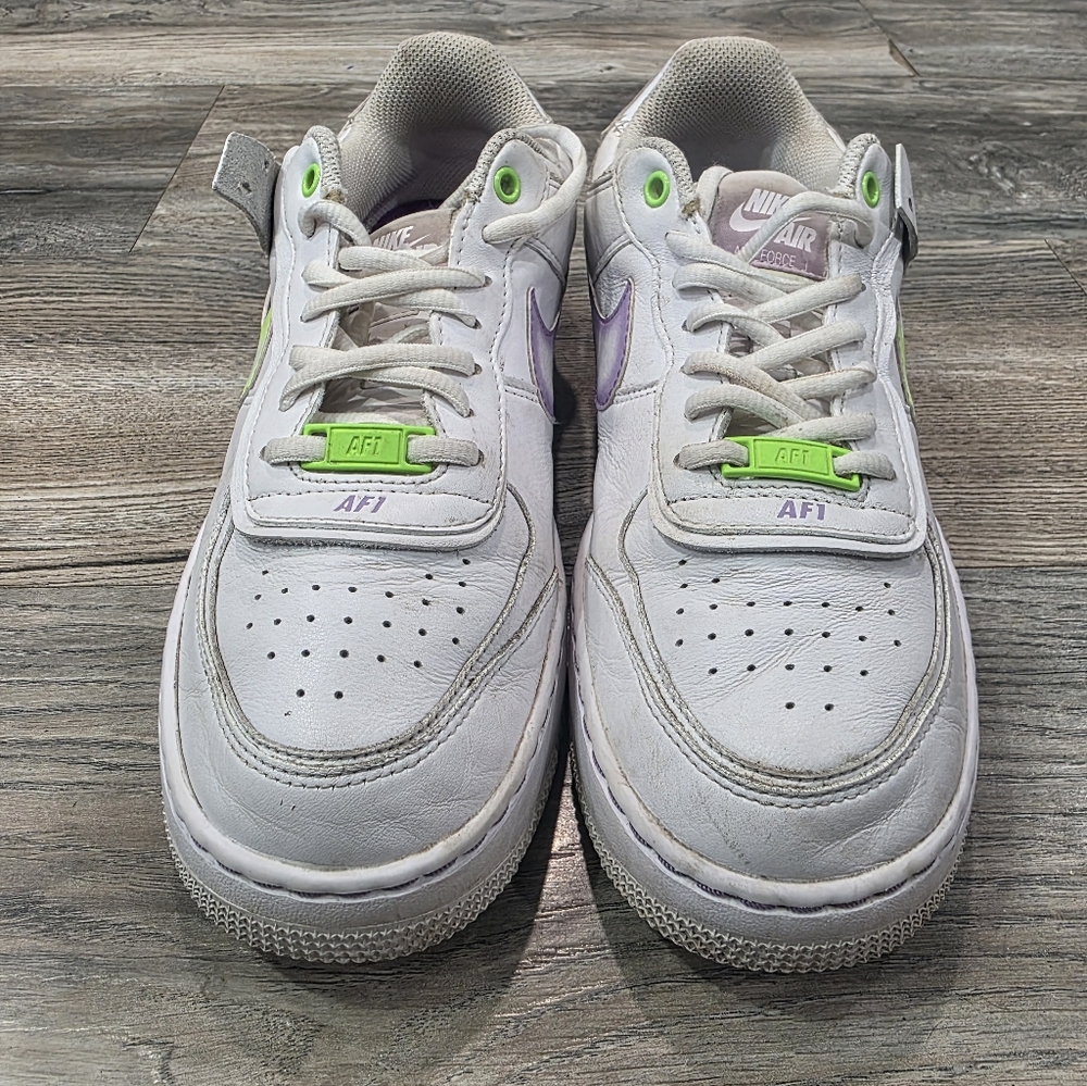 Nike Womans Air Force 1 Shoes - White and Green Size 8.5